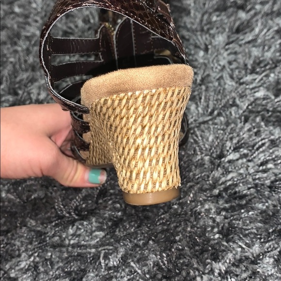 Brown wedges - Picture 5 of 6